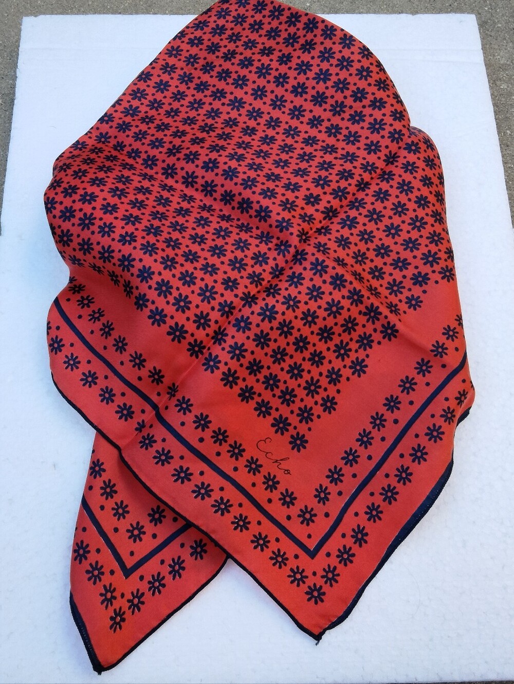 VTG Echo Red and Navy Floral Print Square Scarf 22-22.5"